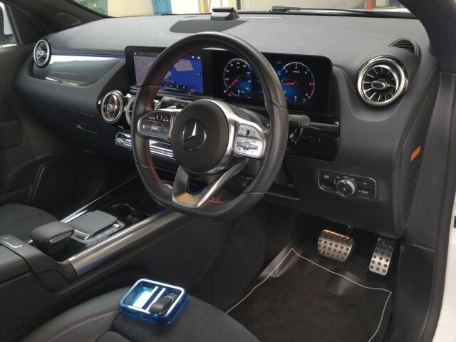 2020 Mercedes-Benz GLA-Class GLA200D4MAMG 4WD auction photo 3
