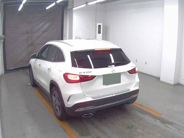 2020 Mercedes-Benz GLA-Class GLA200D4MAMG 4WD auction photo 2