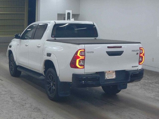 2023 Toyota Hilux Z GR Sport 4WD auction photo 2