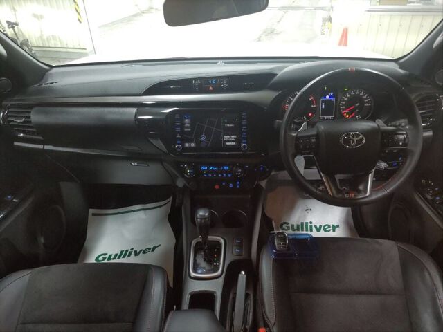 2023 Toyota Hilux Z GR Sport 4WD auction photo 3
