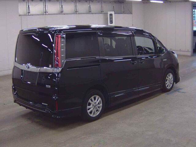 2017 Toyota Noah HV X auction photo 5