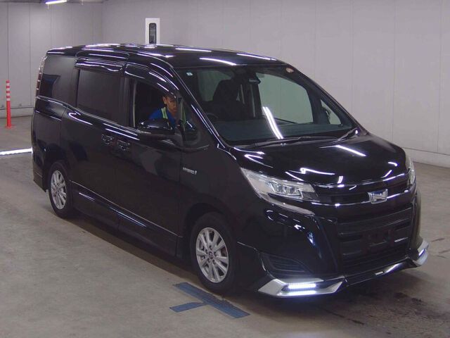 2017 Toyota Noah HV X Japan auction vehicle