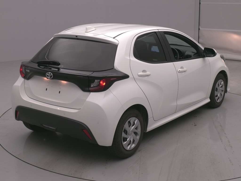 2021 Toyota Yaris X auction photo 2