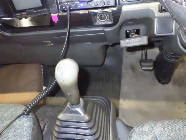 2001 Mitsubishi Fuso Canter Garbage truck auction photo 7