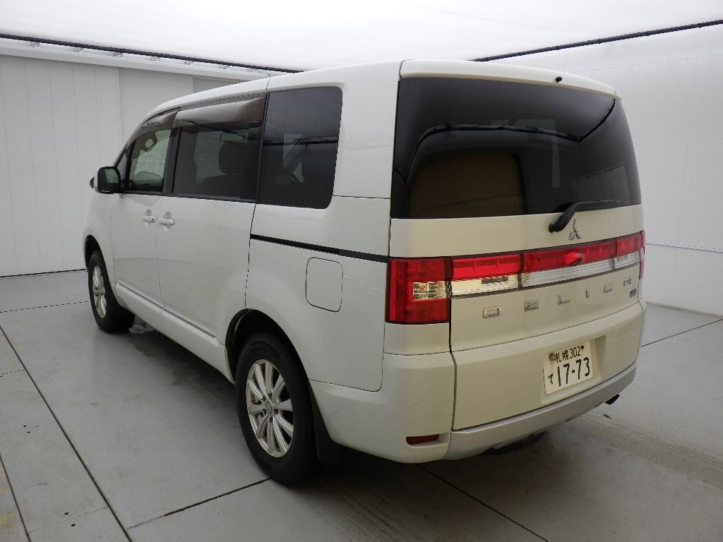 2014 Mitsubishi Delica D:5 4WD Dパワーパッケージ 7人 auction photo 5