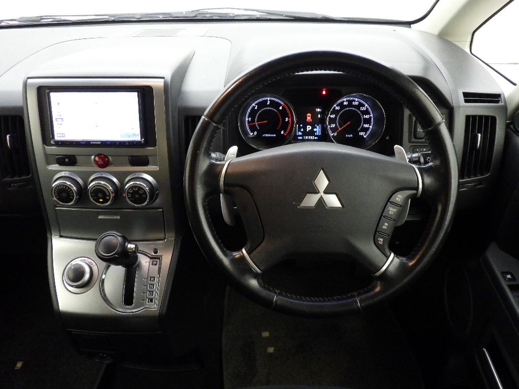 2014 Mitsubishi Delica D:5 4WD Dパワーパッケージ 7人 auction photo 3