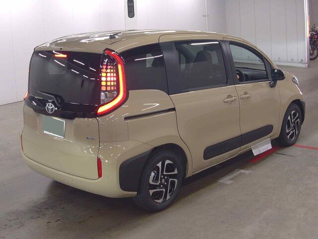 2026 Toyota Sienta Hybrid Z auction photo 5