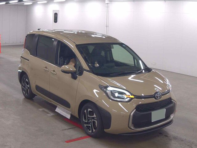 Japan Auction Vehicles 8 2026 Toyota Sienta Hybrid Z auction photo