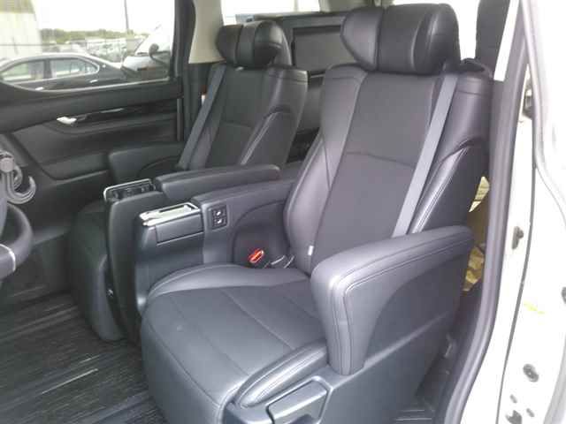 2017 Toyota Vellfire auction photo 9
