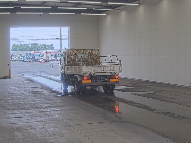 2011 Isuzu Forward ダンプ auction photo 2