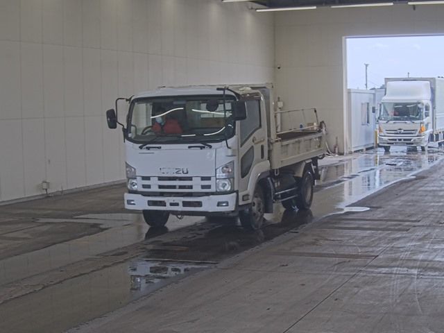 2011 Isuzu Forward ダンプ Japan auction vehicle