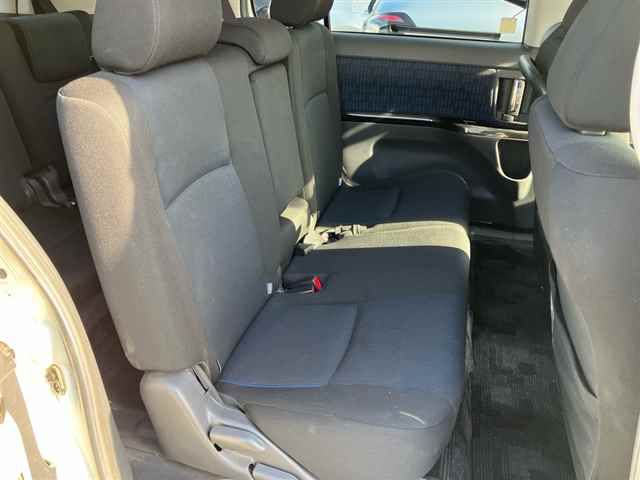 2014 Toyota Isis プラタナVセレクション auction photo 7