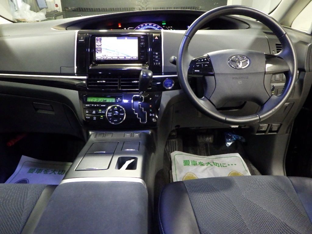 2015 Toyota Estima 4WD Hybrid Aeras Premium Edition auction photo 3