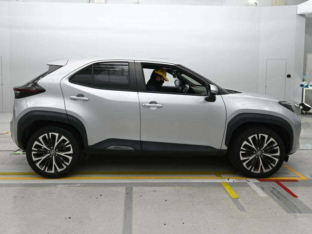 2023 Toyota Yaris Cross Z auction photo 3