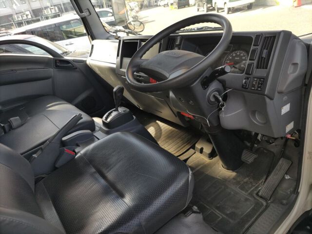 2016 Isuzu Elf auction photo 3