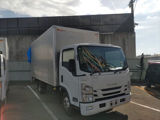 Japan Auction Vehicles 8 2016 Isuzu Elf auction photo