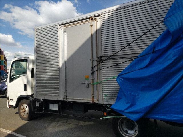 2016 Isuzu Elf auction photo 2