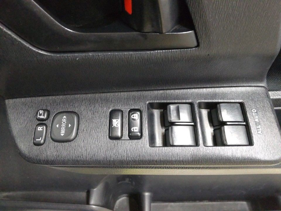 2010 Toyota Noah auction photo 14