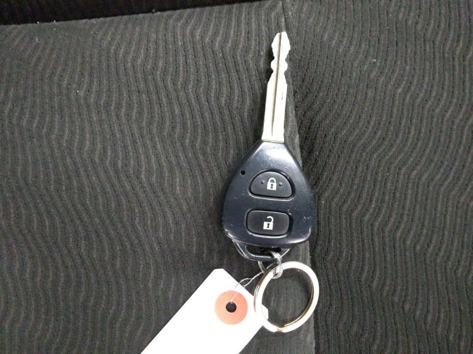 2010 Toyota Noah auction photo 15