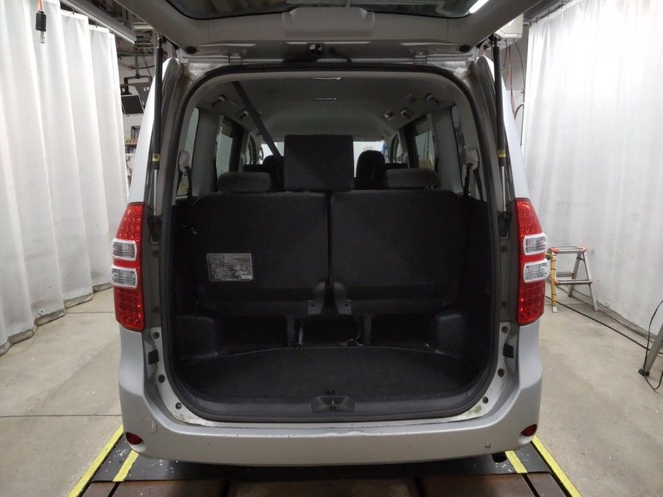 2010 Toyota Noah auction photo 8