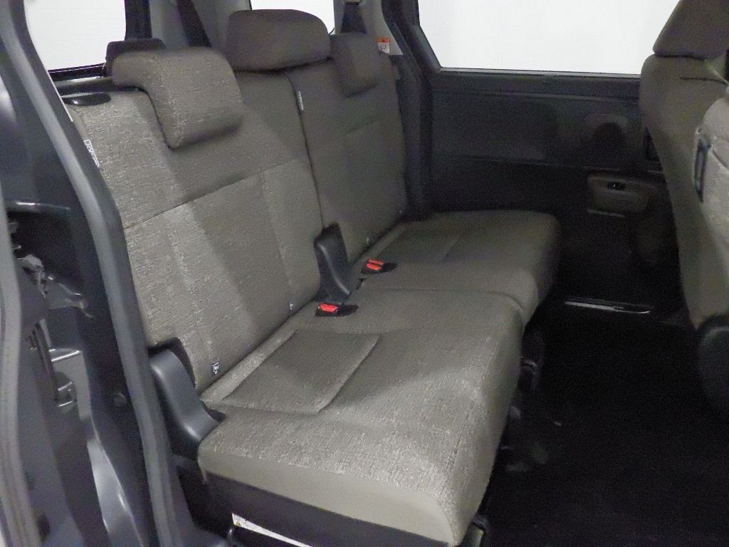 2022 Toyota Sienta Hybrid Z 7-seater auction photo 7