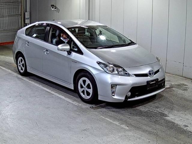 Japan Auction Vehicles 5 2015 Toyota Prius G auction photo
