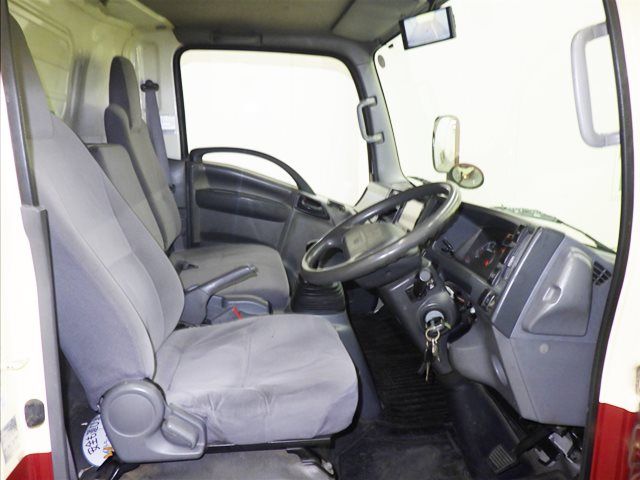 2013 Isuzu Elf Van auction photo 6