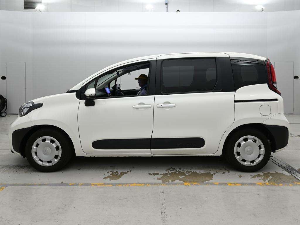 2024 Toyota Sienta G auction photo 4