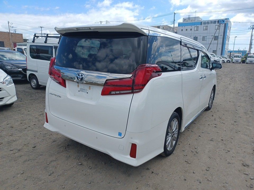 2021 Toyota Alphard auction photo 2