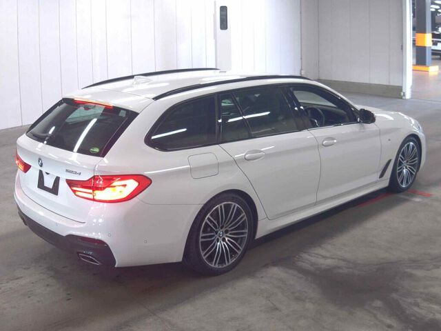 2018 BMW 5 Series 523D Touring M Sport auction photo 5