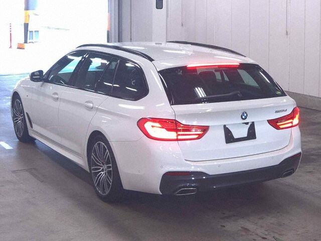 2018 BMW 5 Series 523D Touring M Sport auction photo 2