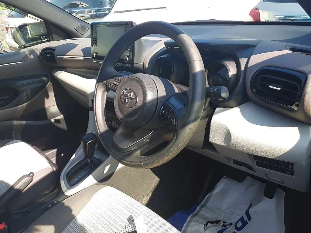 2021 Toyota Yaris Z auction photo 9