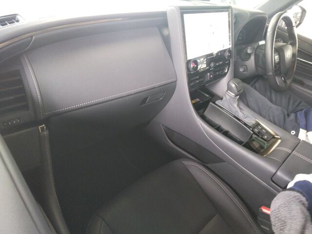 2024 Toyota Alphard Z auction photo 3