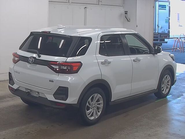 2022 Toyota Raize ハイブリッドG auction photo 5