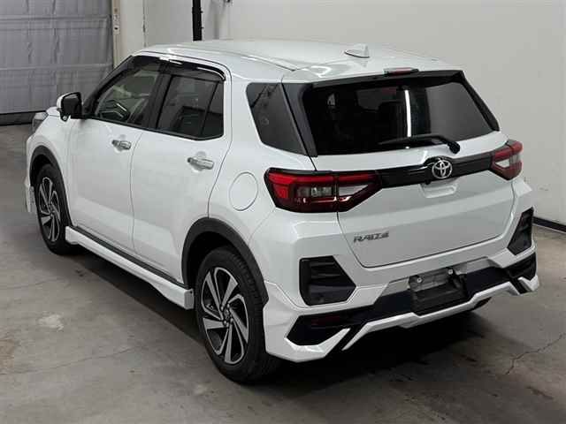 2023 Toyota Raize Z 4WD auction photo 2