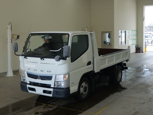 2018 Mitsubishi Fuso Canter dump Japan auction vehicle