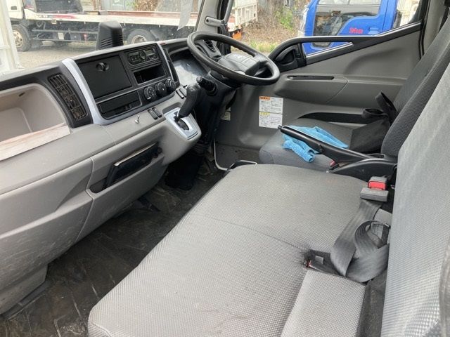 2018 Mitsubishi Fuso Canter dump auction photo 5