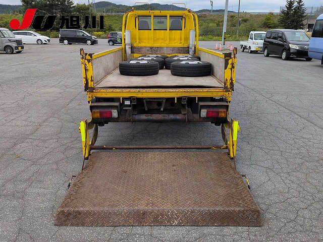 2017 Toyota Dyna W-cab P-gate auction photo 5