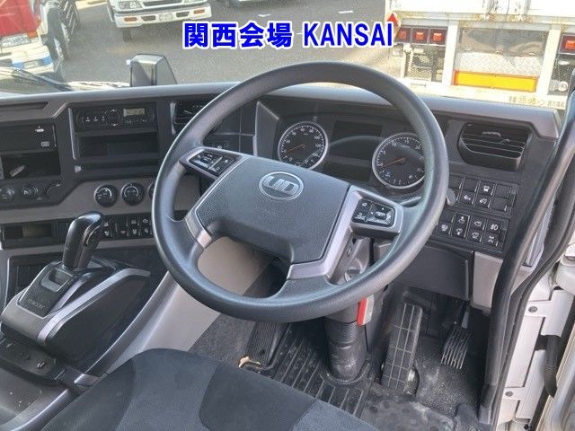 2019 Nissan Diesel クオン Aluminum Wing auction photo 4