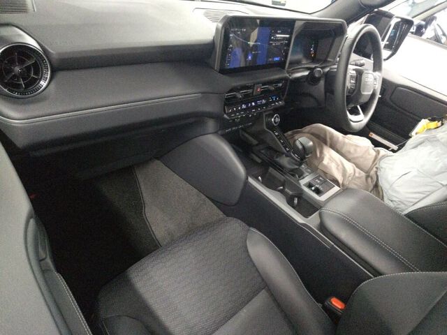 2025 Toyota Land Cruiser 250 VX 4WD auction photo 3