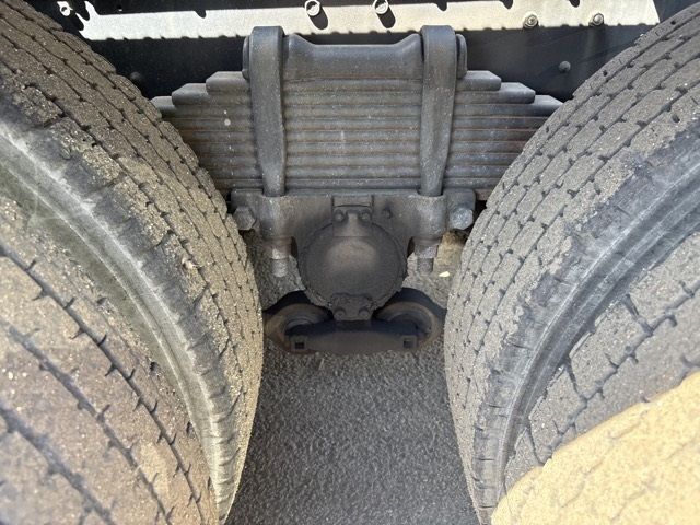 2012 Isuzu Giga トラクター auction photo 8