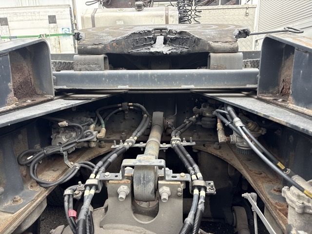 2012 Isuzu Giga トラクター auction photo 13