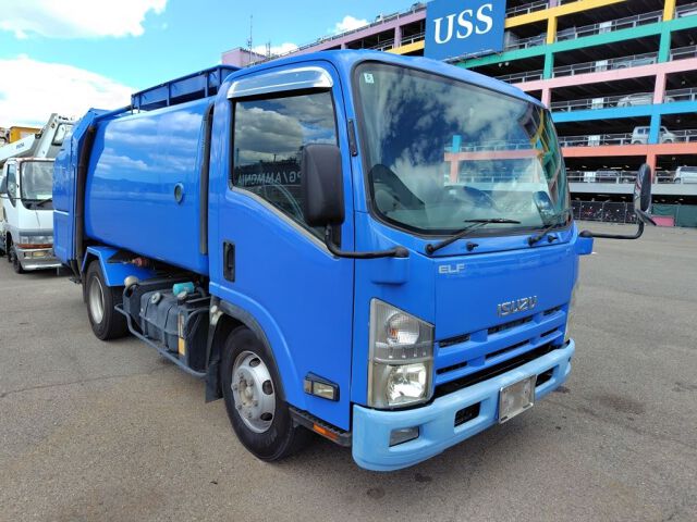 Japan Auction Vehicles 8 2012 Isuzu Elf Packer auction photo