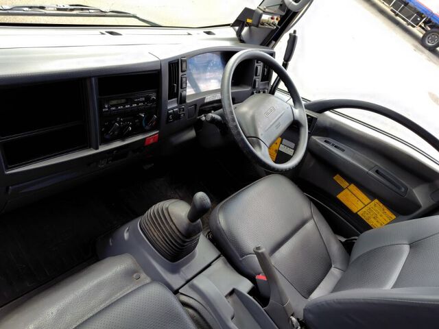 2012 Isuzu Elf Packer auction photo 3