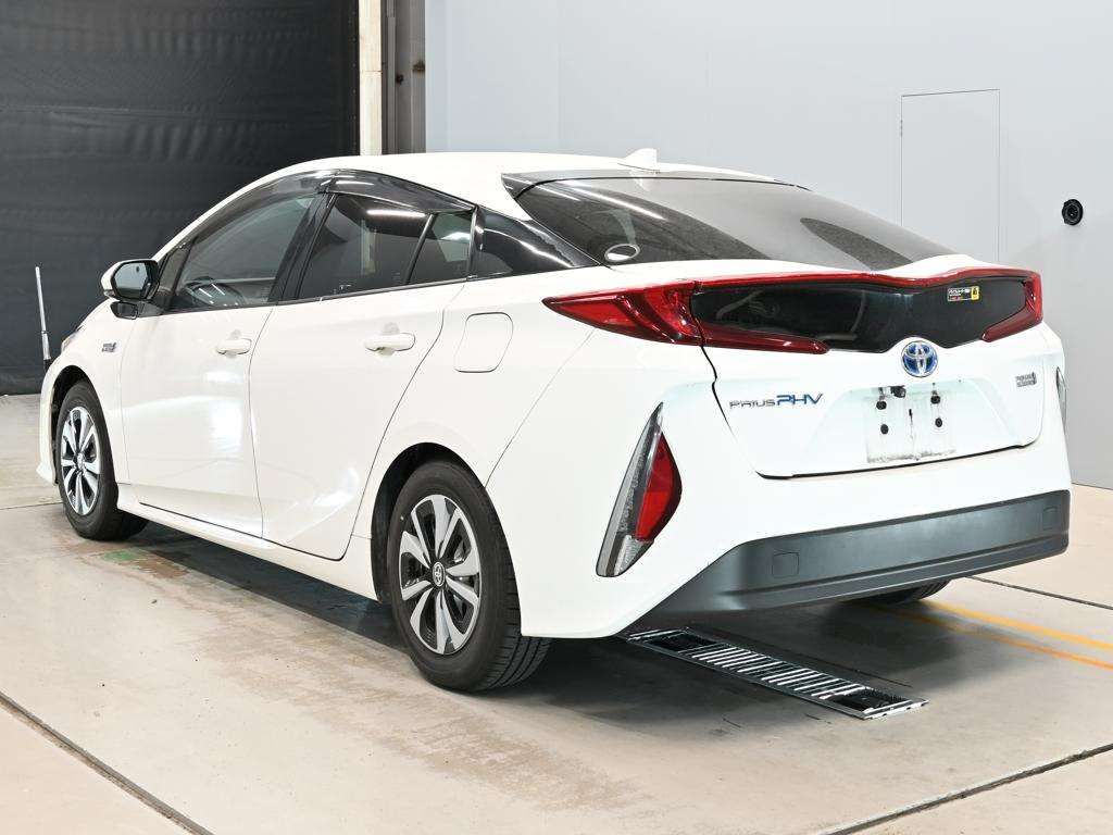 2017 Toyota Prius PHEV S auction photo 6