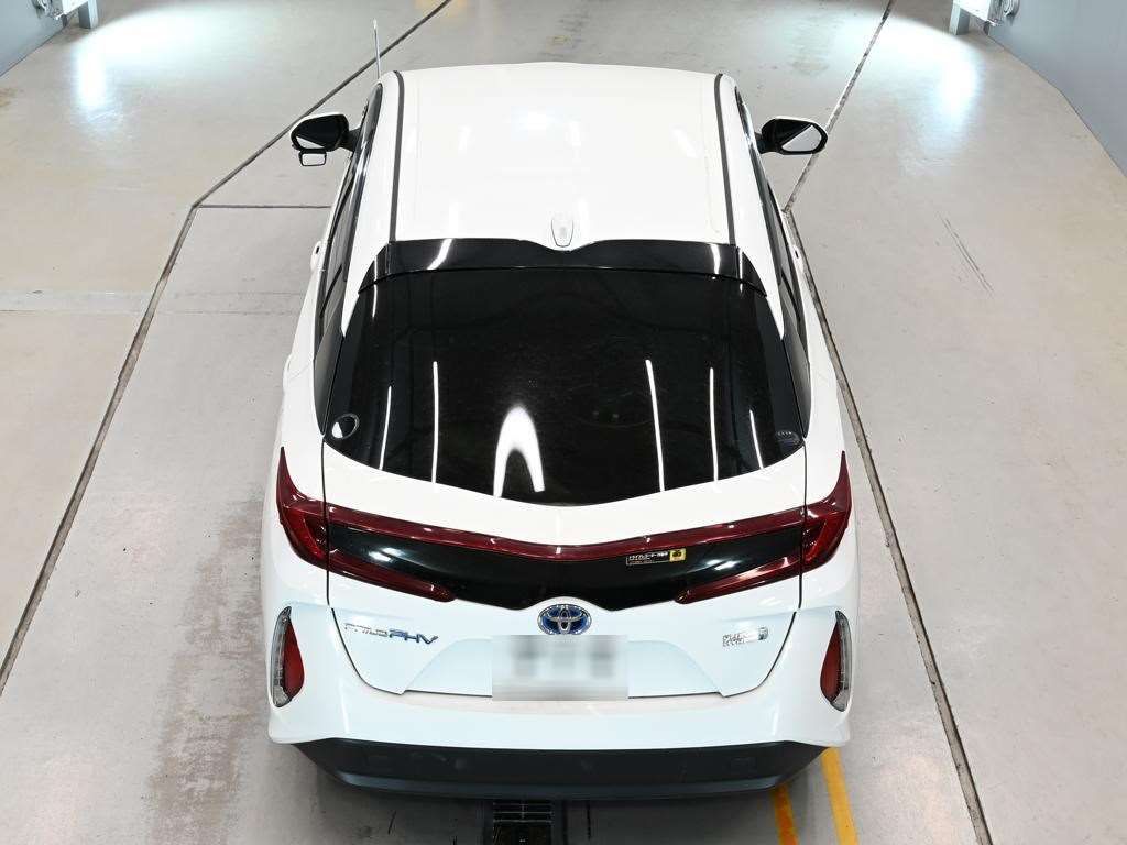 2017 Toyota Prius PHEV S auction photo 8