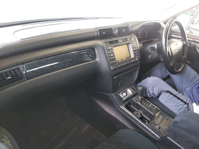 2003 Toyota Crown Athlete G auction photo 3
