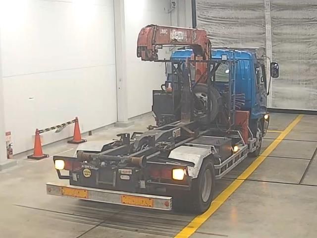 2004 Isuzu Forward Container-only vehicle auction photo 2