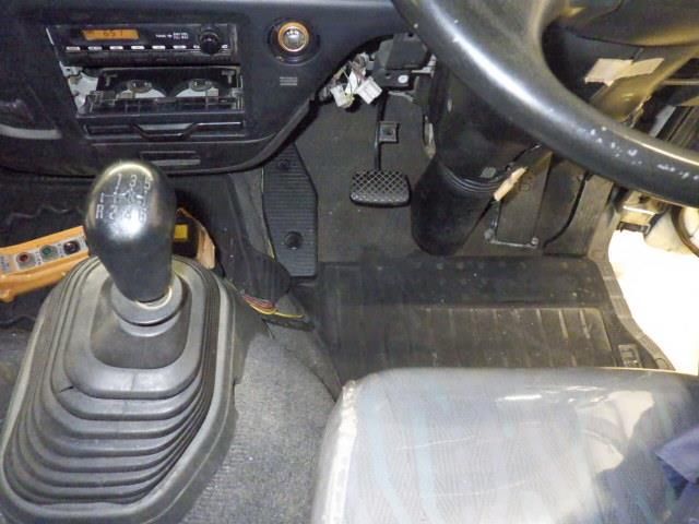 2004 Isuzu Forward Container-only vehicle auction photo 7
