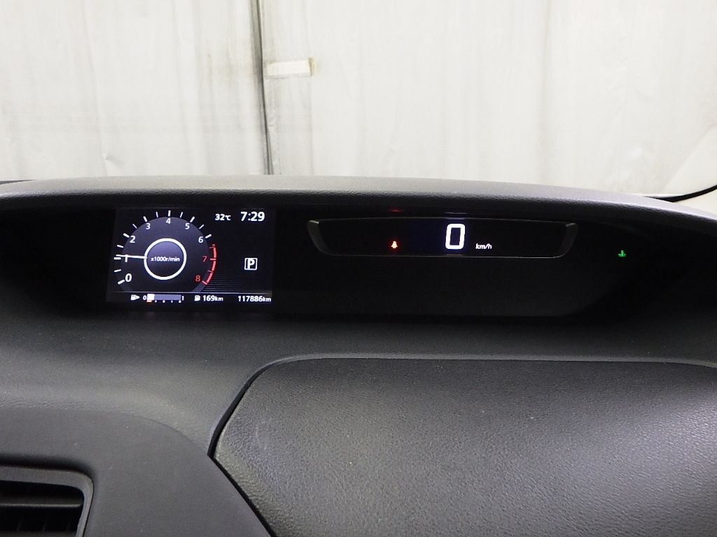 2017 Nissan Serena ハイウェイスター auction photo 10